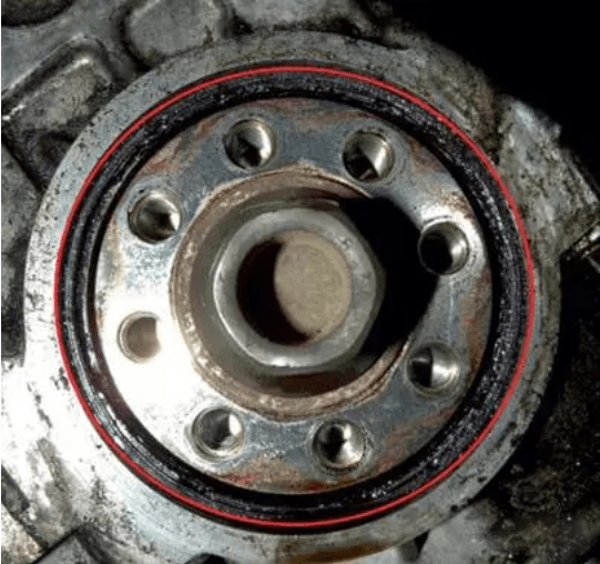 【損】寶馬X6曲軸油封破損造成發動機抖動